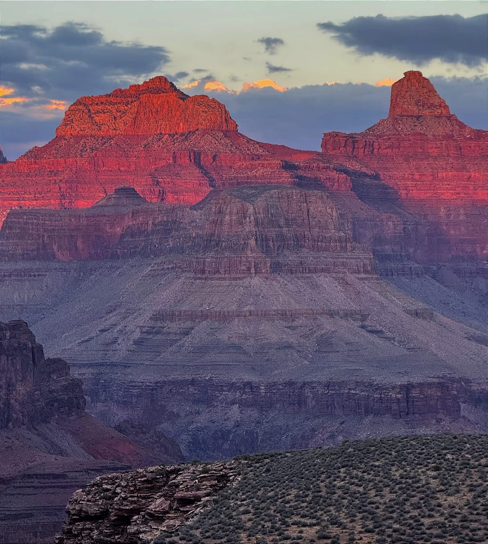 grand canyon during alpenglow on a backpacking trip testing out the gossamer gear gorilla 50