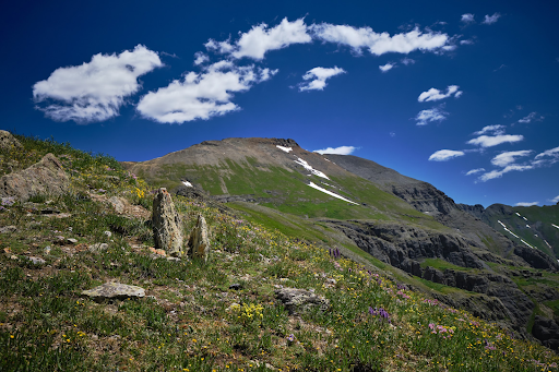 a view en route to ice lakes basin