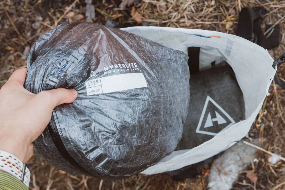 hyperlite mountain gear organization pods in use in the backcountry to keep all your gear in order in an ultralight way